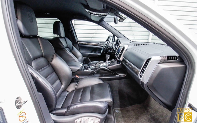 Porsche Cayenne cena 117777 przebieg: 111000, rok produkcji 2012 z Jedlicze małe 781